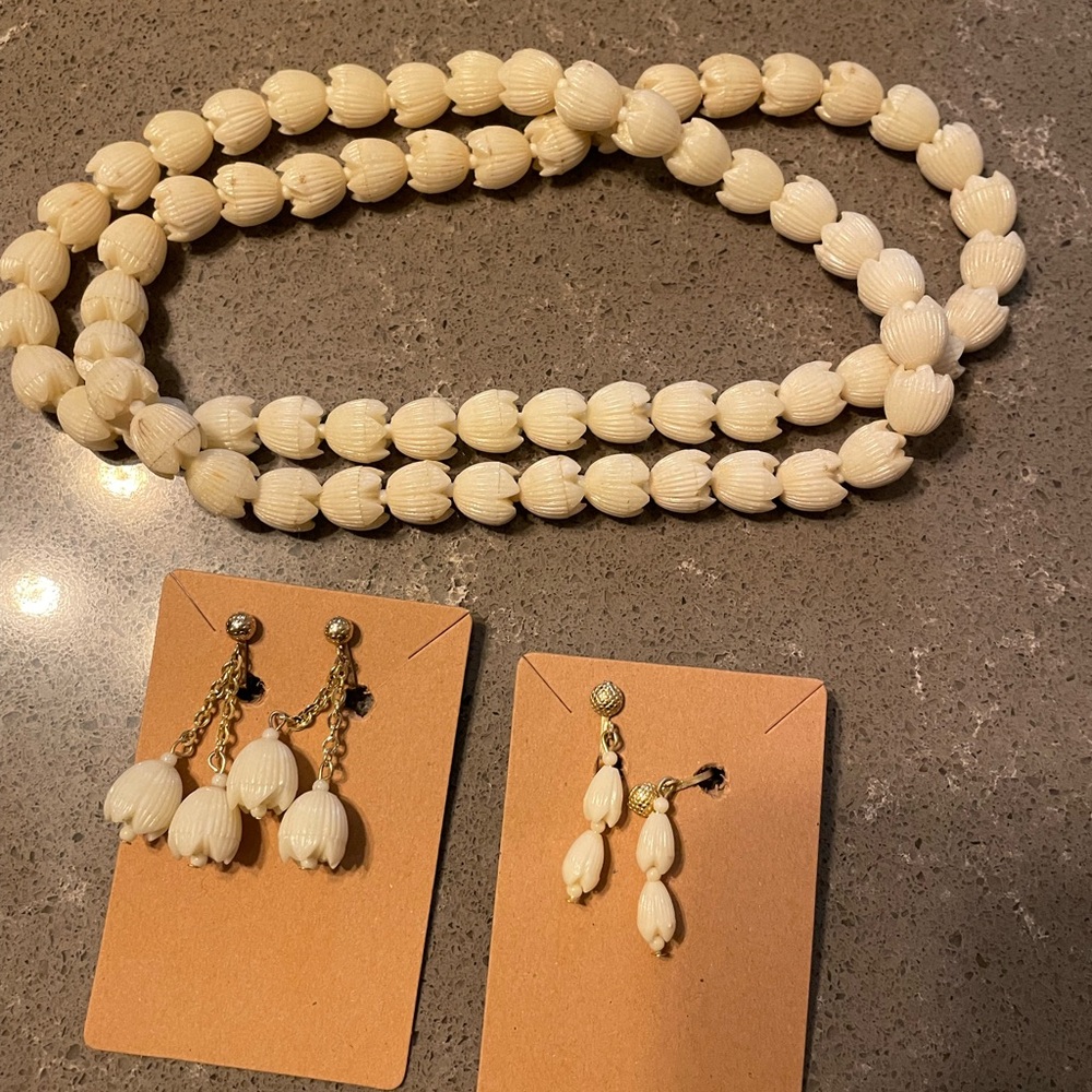 Vintage carved bead necklace with matching earrings
